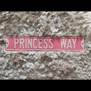 Princess Sign